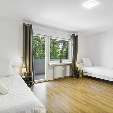 Business-apartment Mit Drei Schlafzimmern In *