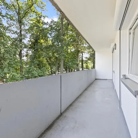 Apartment Business-apartment Mit Drei Schlafzimmern In *
